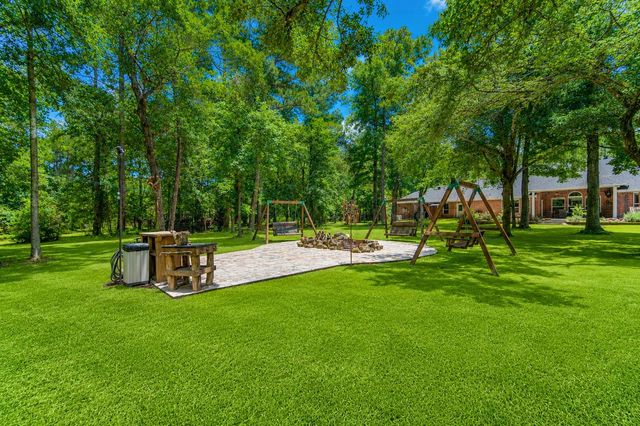 16812 Mustang Trail Drive, Magnolia, TX 77355
