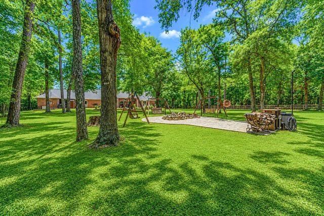 16812 Mustang Trail Drive, Magnolia, TX 77355