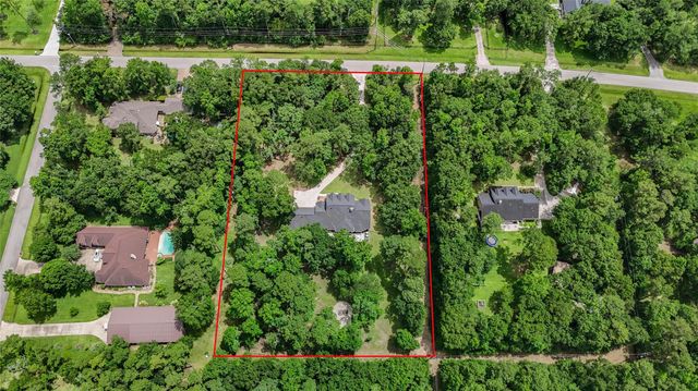 16812 Mustang Trail Drive, Magnolia, TX 77355