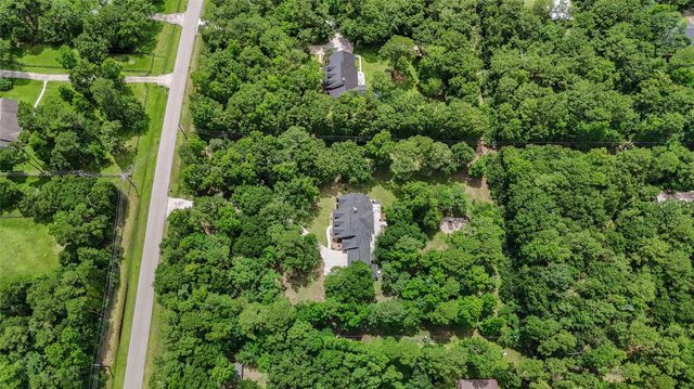 16812 Mustang Trail Drive, Magnolia, TX 77355