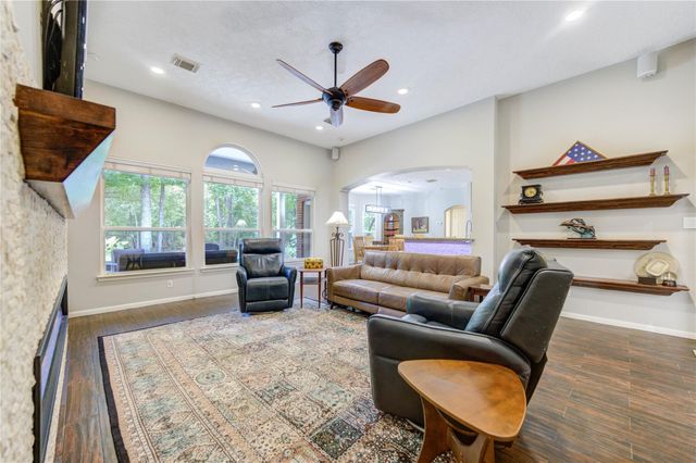 16812 Mustang Trail Drive, Magnolia, TX 77355