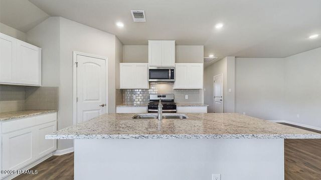 142 Lake Ridge Drive, Broussard, LA 70518