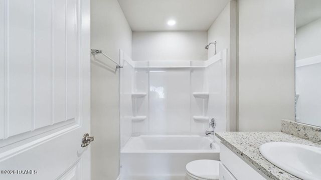 142 Lake Ridge Drive, Broussard, LA 70518