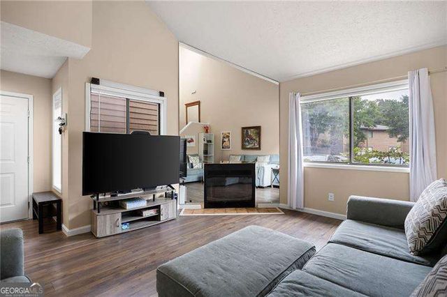 304 Parkaire Crossing, Marietta, GA 30068