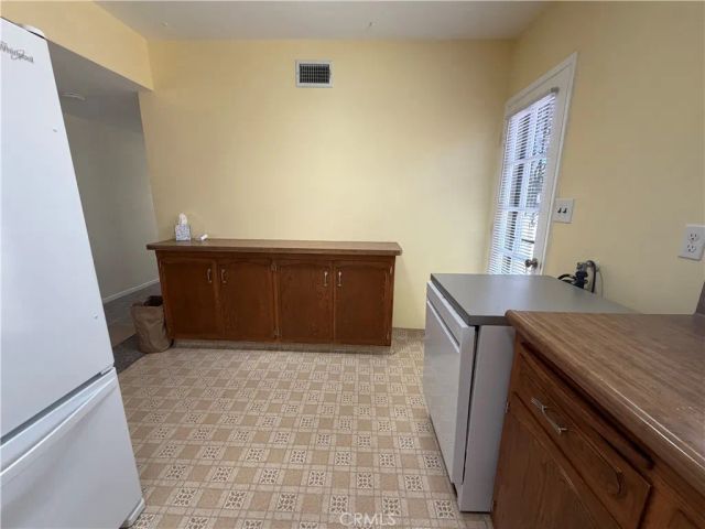 2938 Los Flores, Lynwood, CA 90262