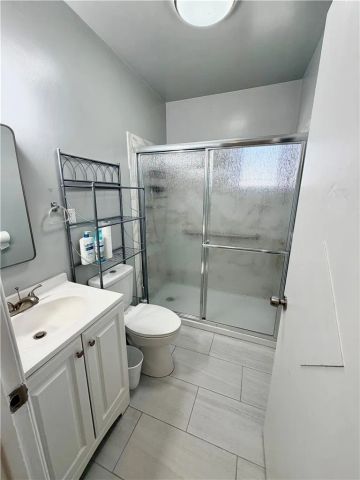 2938 Los Flores, Lynwood, CA 90262