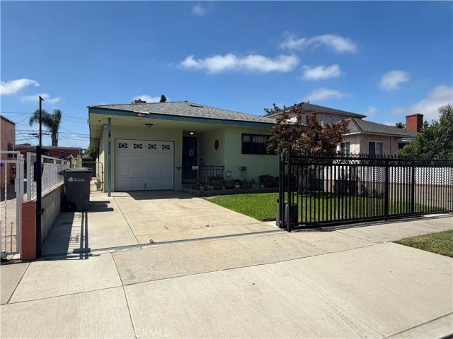 2938 Los Flores, Lynwood, CA 90262