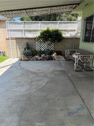 2938 Los Flores, Lynwood, CA 90262