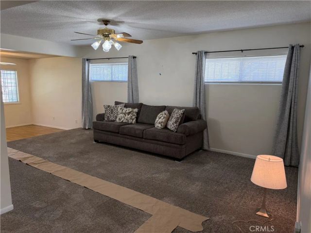 2938 Los Flores, Lynwood, CA 90262
