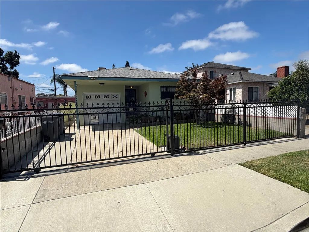 2938 Los Flores, Lynwood, CA 90262