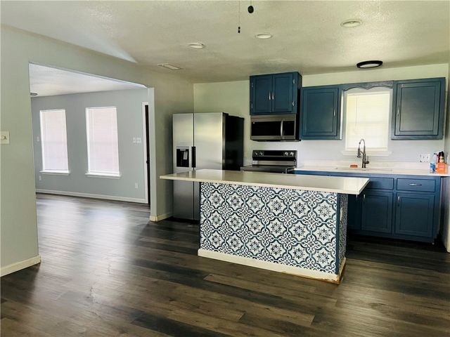 917 Corazan St, Alice, TX 78332