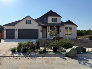 105 Luttrell LN, Liberty Hill, TX 78642