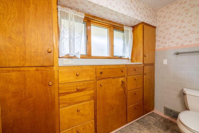 201 Gardner AVENUE, Burlington, WI 53105