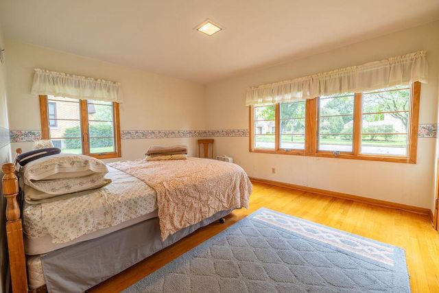 201 Gardner AVENUE, Burlington, WI 53105
