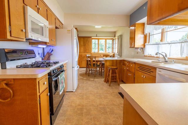 201 Gardner AVENUE, Burlington, WI 53105