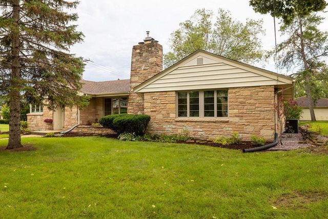 201 Gardner AVENUE, Burlington, WI 53105