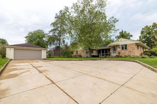 201 Gardner AVENUE, Burlington, WI 53105