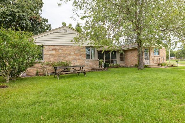 201 Gardner AVENUE, Burlington, WI 53105