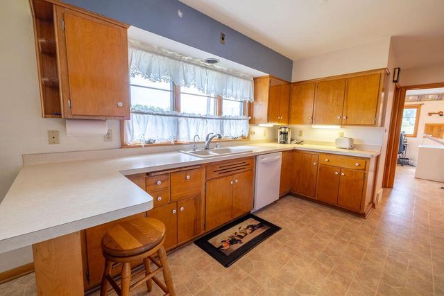 201 Gardner AVENUE, Burlington, WI 53105