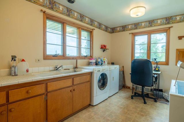 201 Gardner AVENUE, Burlington, WI 53105