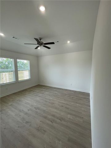 2650 N Snowball Drive, Fayetteville, AR 72704