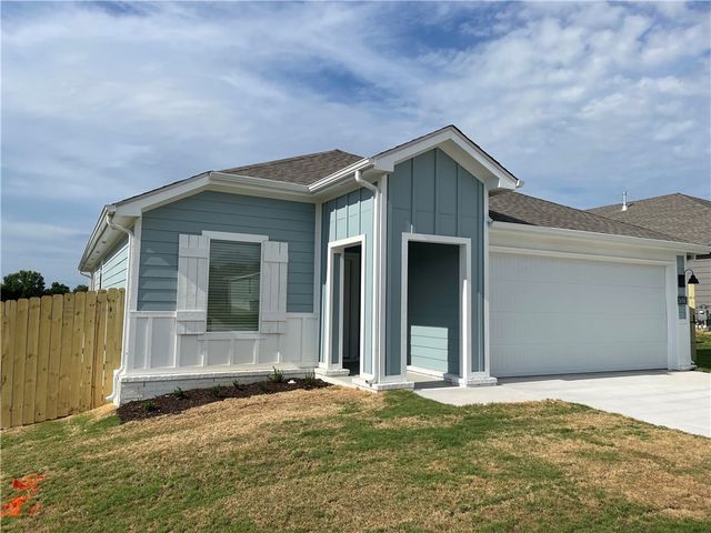 2650 N Snowball Drive, Fayetteville, AR 72704