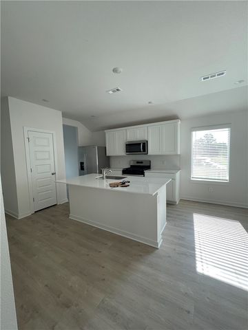 2650 N Snowball Drive, Fayetteville, AR 72704