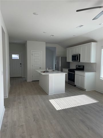 2650 N Snowball Drive, Fayetteville, AR 72704