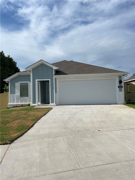 2650 N Snowball Drive, Fayetteville, AR 72704