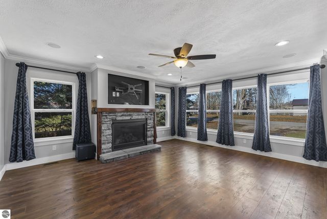 7423 Scotchwood Lane, Grawn, MI 49637