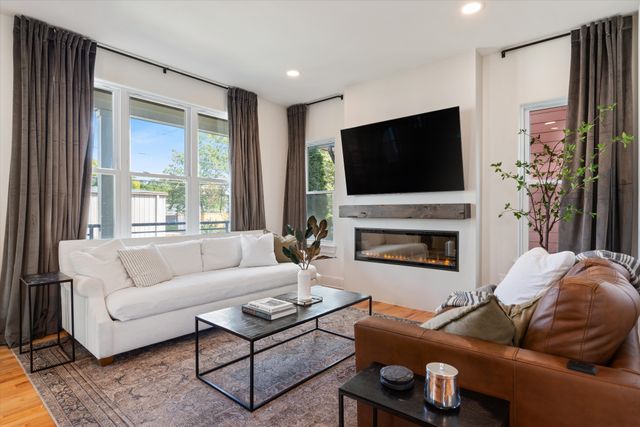 711 44th Ave, N, Nashville, TN 37209