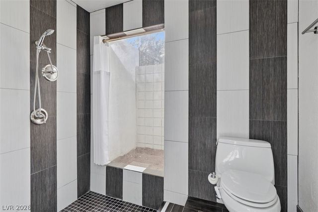 2240 Mohigan Way, Las Vegas, NV 89169