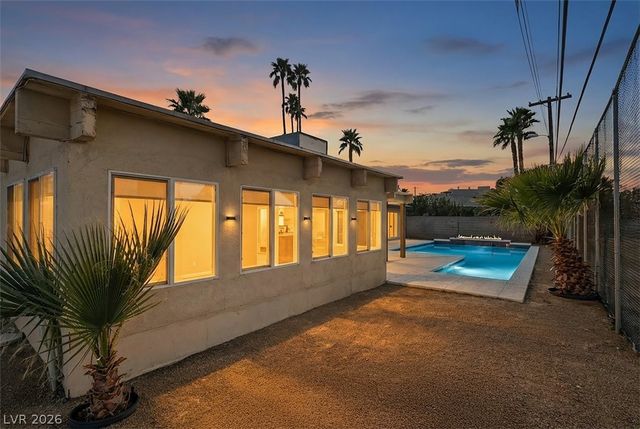 2240 Mohigan Way, Las Vegas, NV 89169