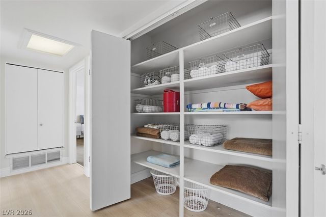 2240 Mohigan Way, Las Vegas, NV 89169