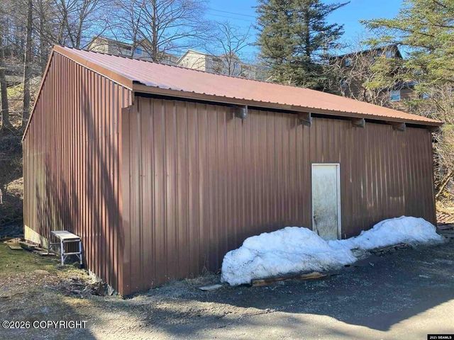 2350 Old Lawson Creek Road, Douglas, AK 99824