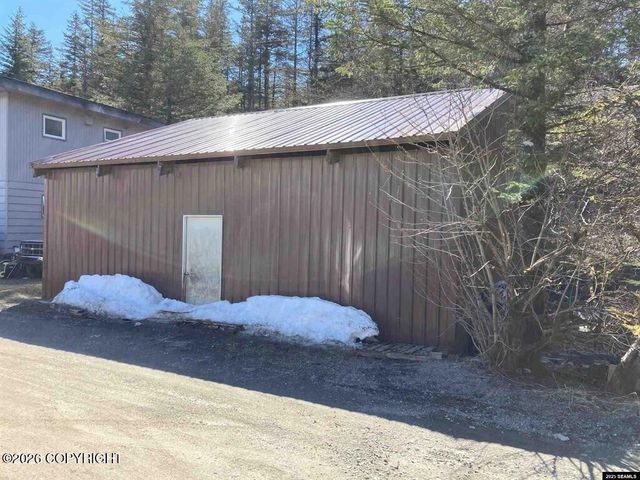 2350 Old Lawson Creek Road, Douglas, AK 99824