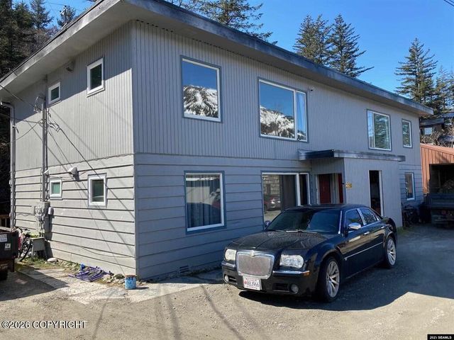 2350 Old Lawson Creek Road, Douglas, AK 99824