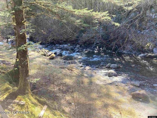 2350 Old Lawson Creek Road, Douglas, AK 99824
