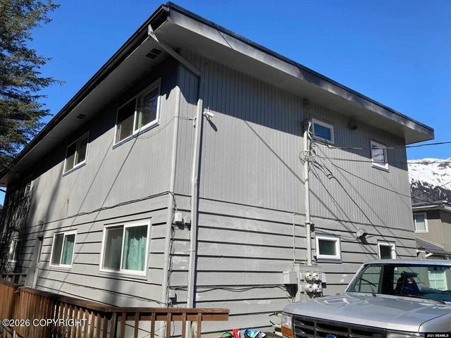 2350 Old Lawson Creek Road, Douglas, AK 99824