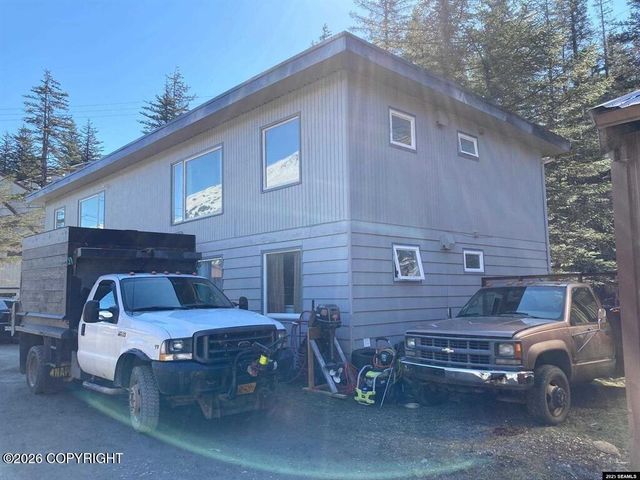 2350 Old Lawson Creek Road, Douglas, AK 99824