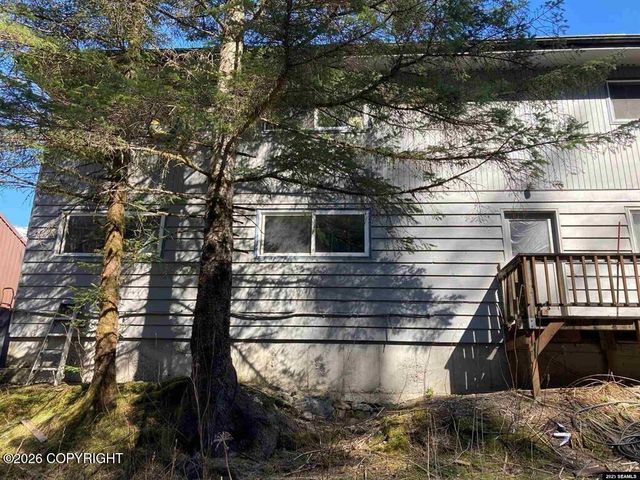 2350 Old Lawson Creek Road, Douglas, AK 99824