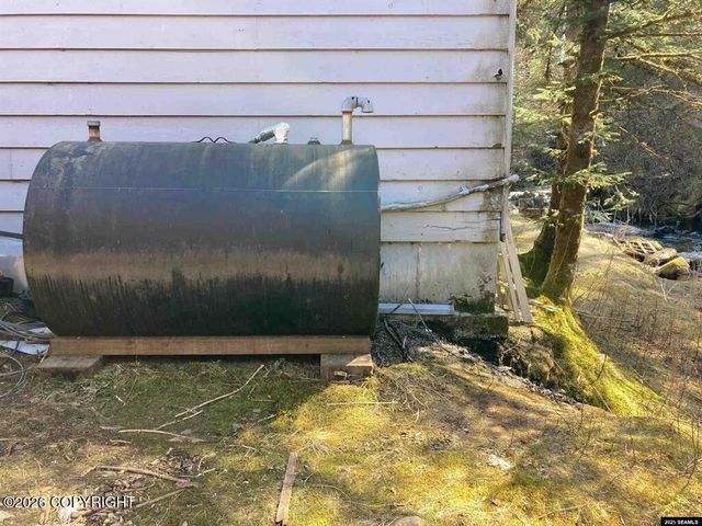 2350 Old Lawson Creek Road, Douglas, AK 99824