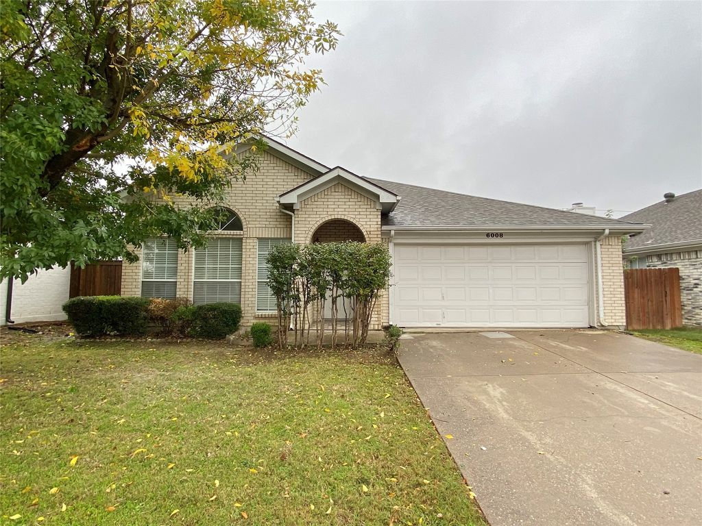 6008 Castanada Drive, Arlington, TX 76018