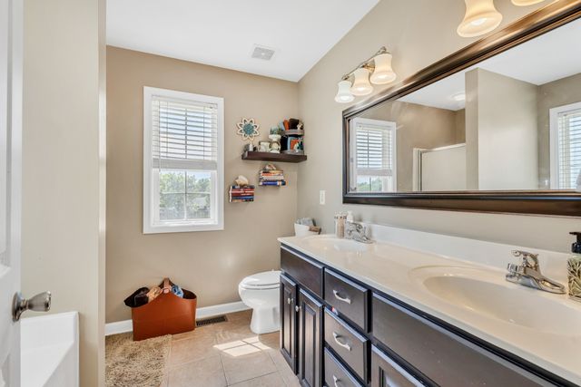1978 Farmington Ct, Columbia, TN 38401