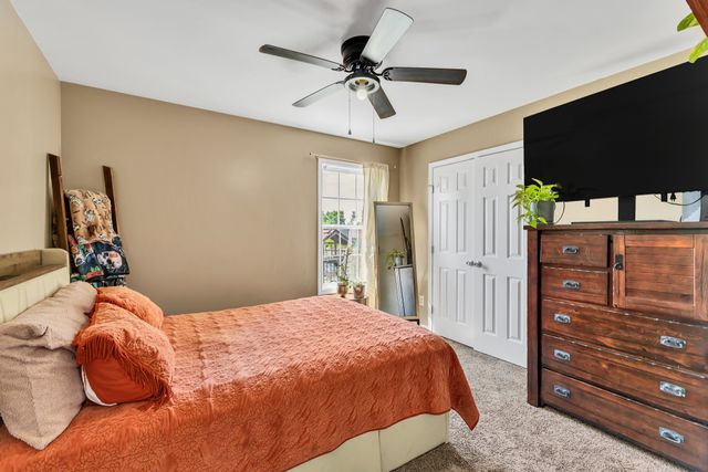 1978 Farmington Ct, Columbia, TN 38401