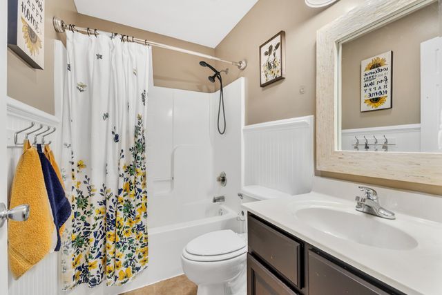 1978 Farmington Ct, Columbia, TN 38401