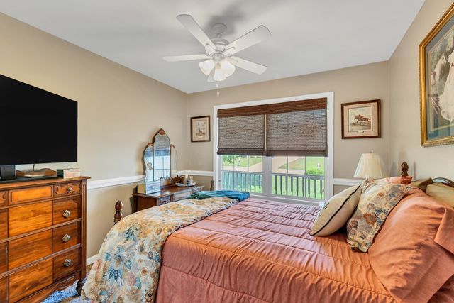 1978 Farmington Ct, Columbia, TN 38401