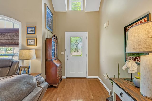 1978 Farmington Ct, Columbia, TN 38401