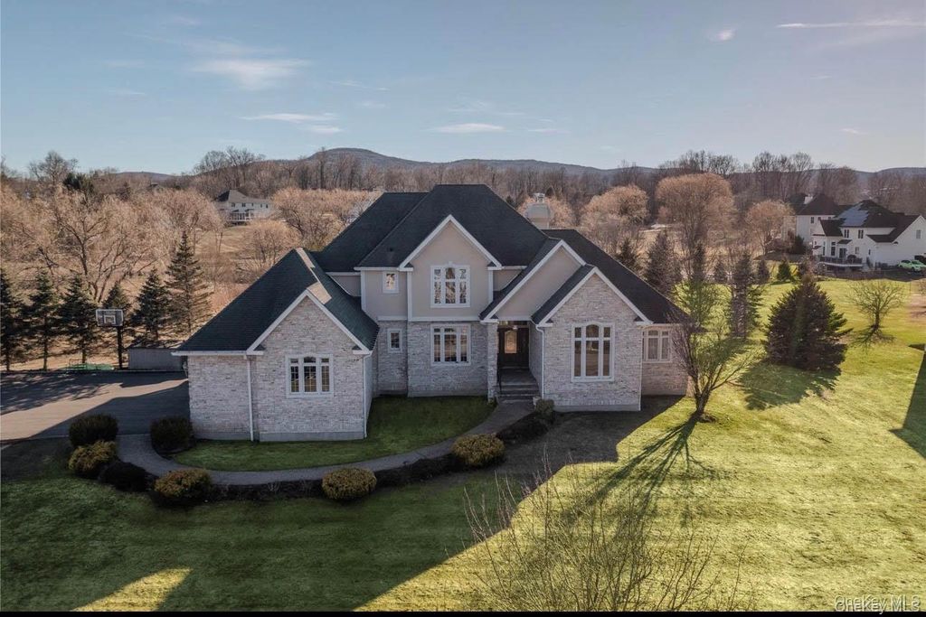 56 Autumn Chase Drive, Hopewell Junction, NY 12533 — exterior