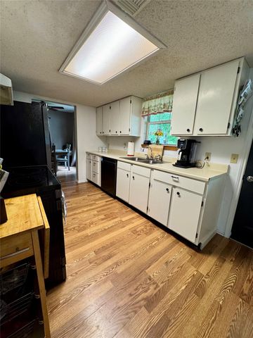 954 Hillbilly Heaven Road, Livingston, TX 77351